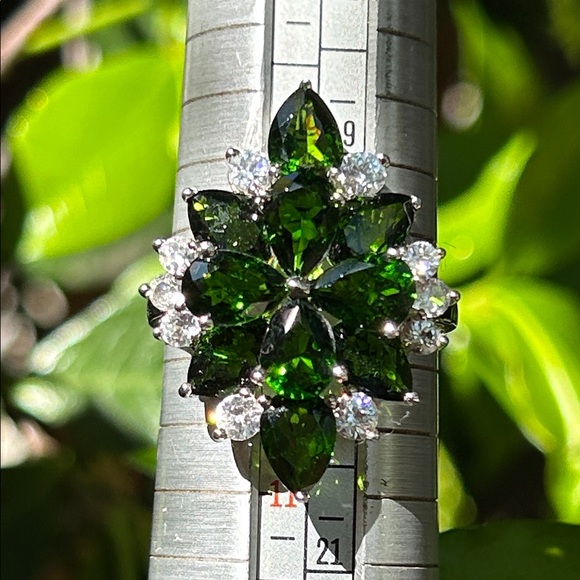 Sterling Silver Vibrant Green Chrome Diopside Floral Ring Size 10 - Picture 3 of 14